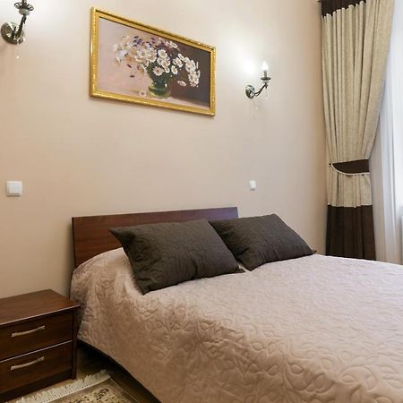 3Х Комнатная Уютная Квартира В Центре Львова Ngoại thất bức ảnh